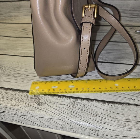Michael Kors Mindy MD Leather Backpack Pre-owned main image 2